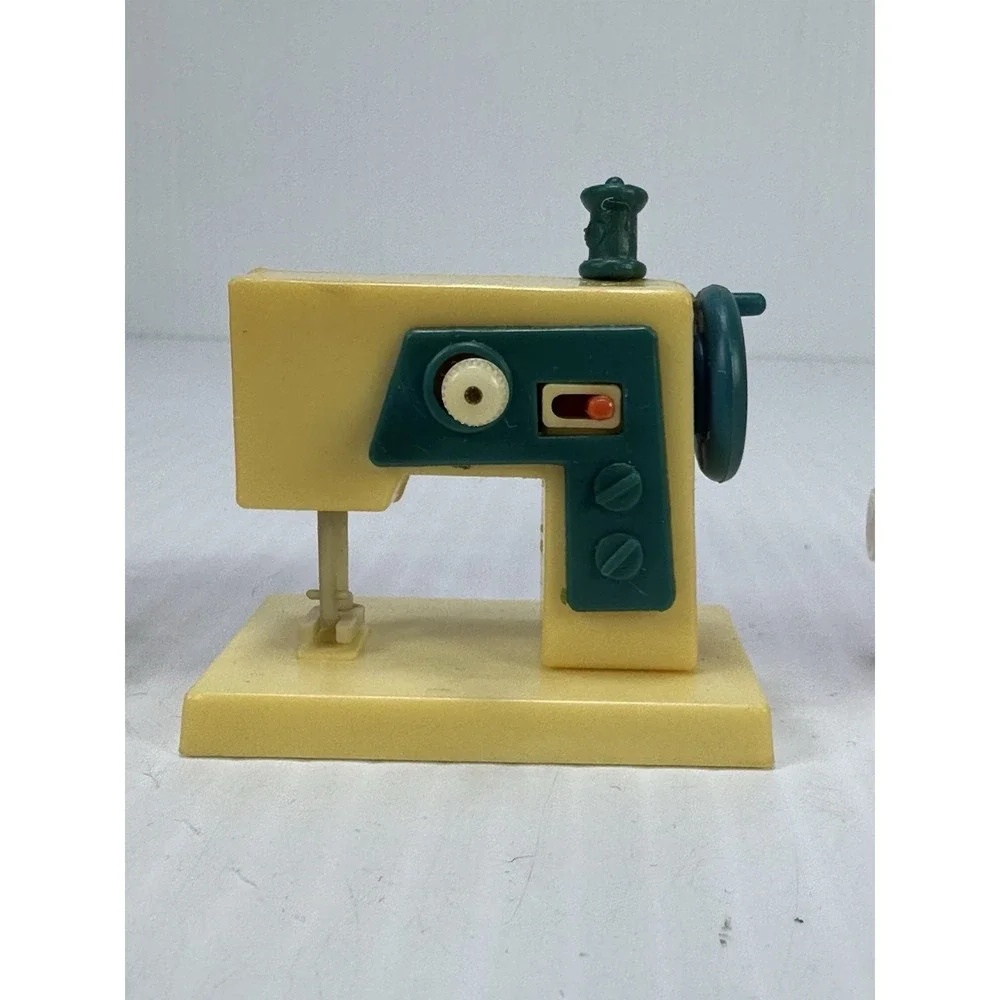 3 Vintage Wind Up Walking Brain Sewing Machine‎ Chattering Teeth Working Toys